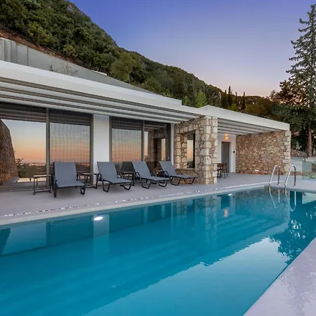 Z 4 Luxury Villa